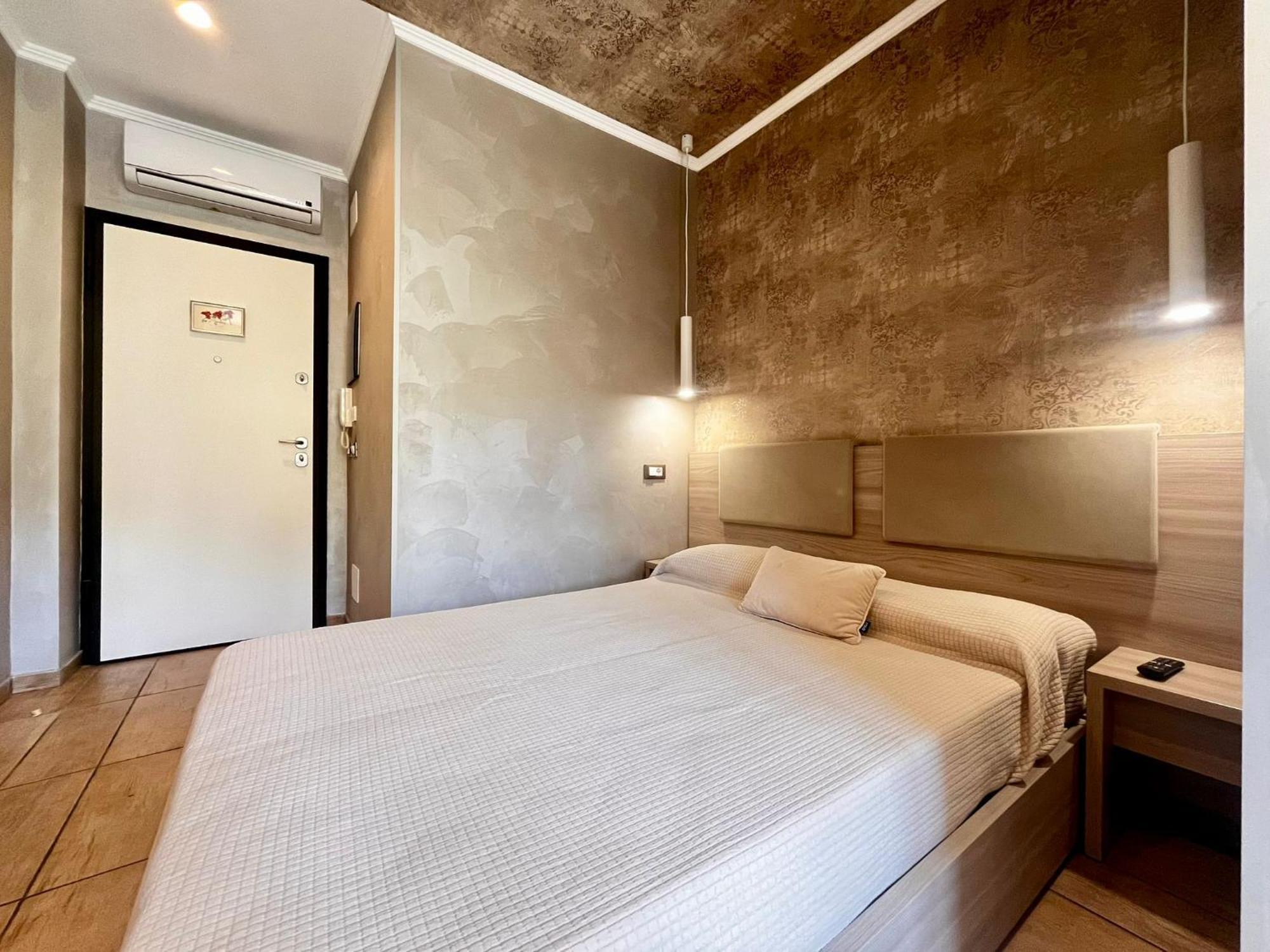 Marilena Hotel Arma di Taggia Buitenkant foto
